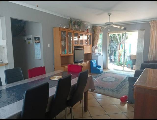 2 BEDROOM TOWNHOUSE FOR SALE IN ELDORAIGNE